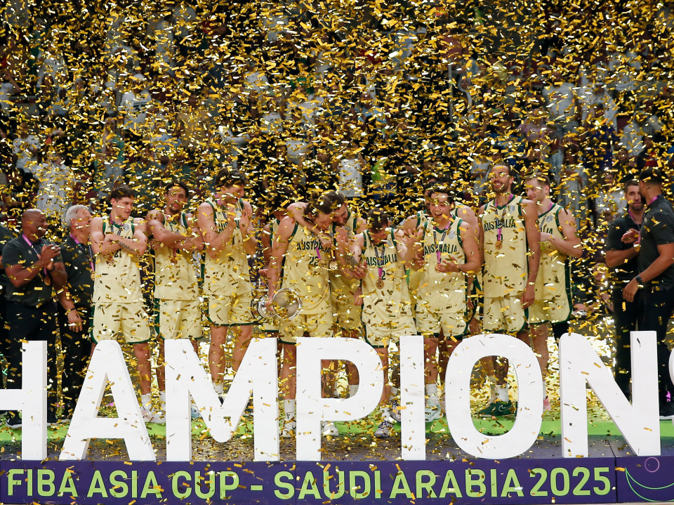 om, 球员在颁奖 om, 球员在颁奖