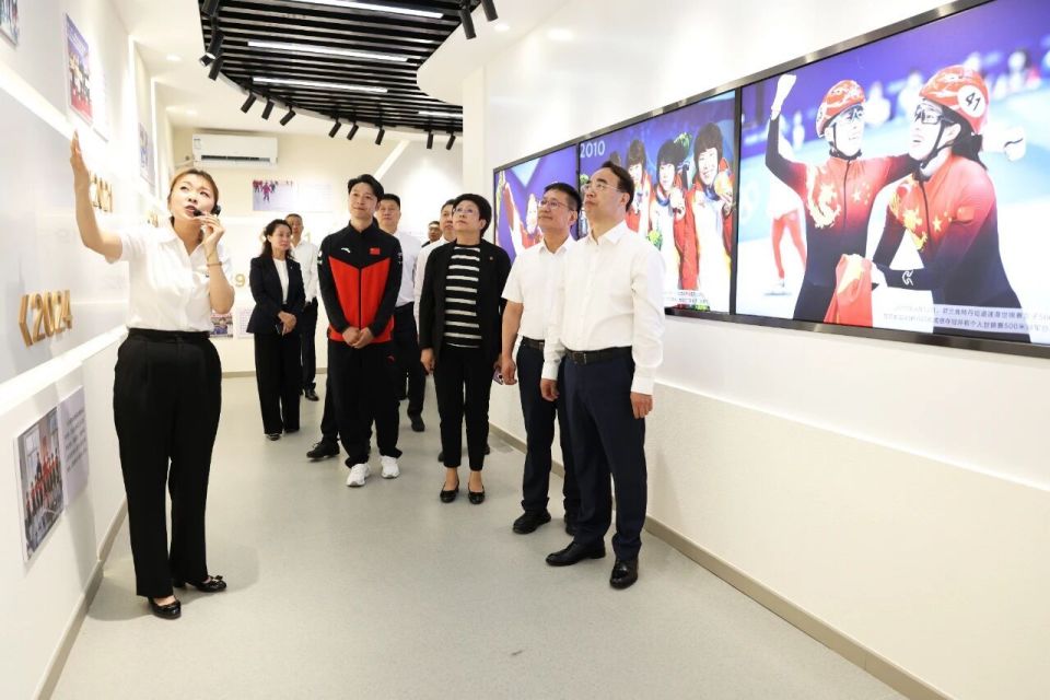 学院附属竞 学院附属竞