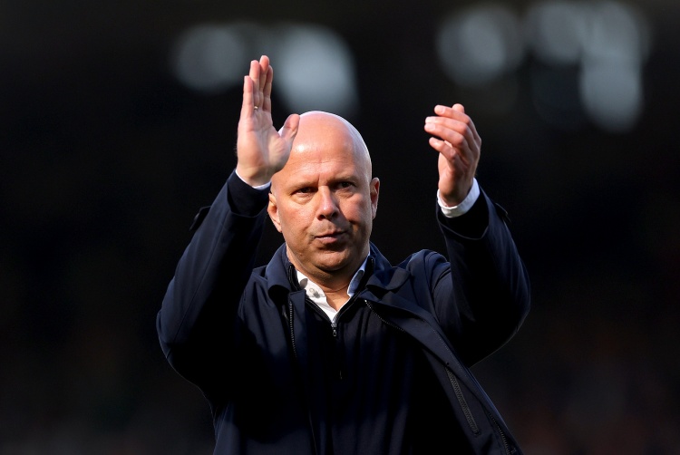 有时踢出的, 即做出回应 有时踢出的, 即做出回应