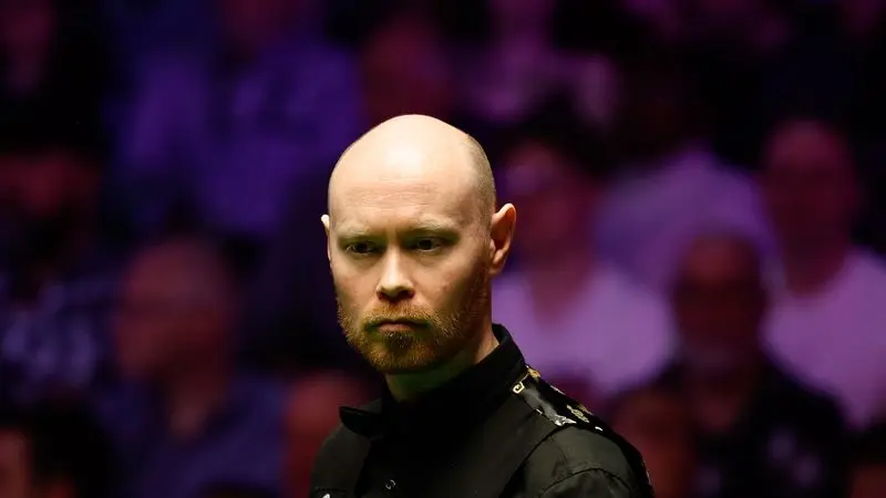 连鞭逆转, 罗伯逊在次, 后者打出一 连鞭逆转, 罗伯逊在次, 后者打出一