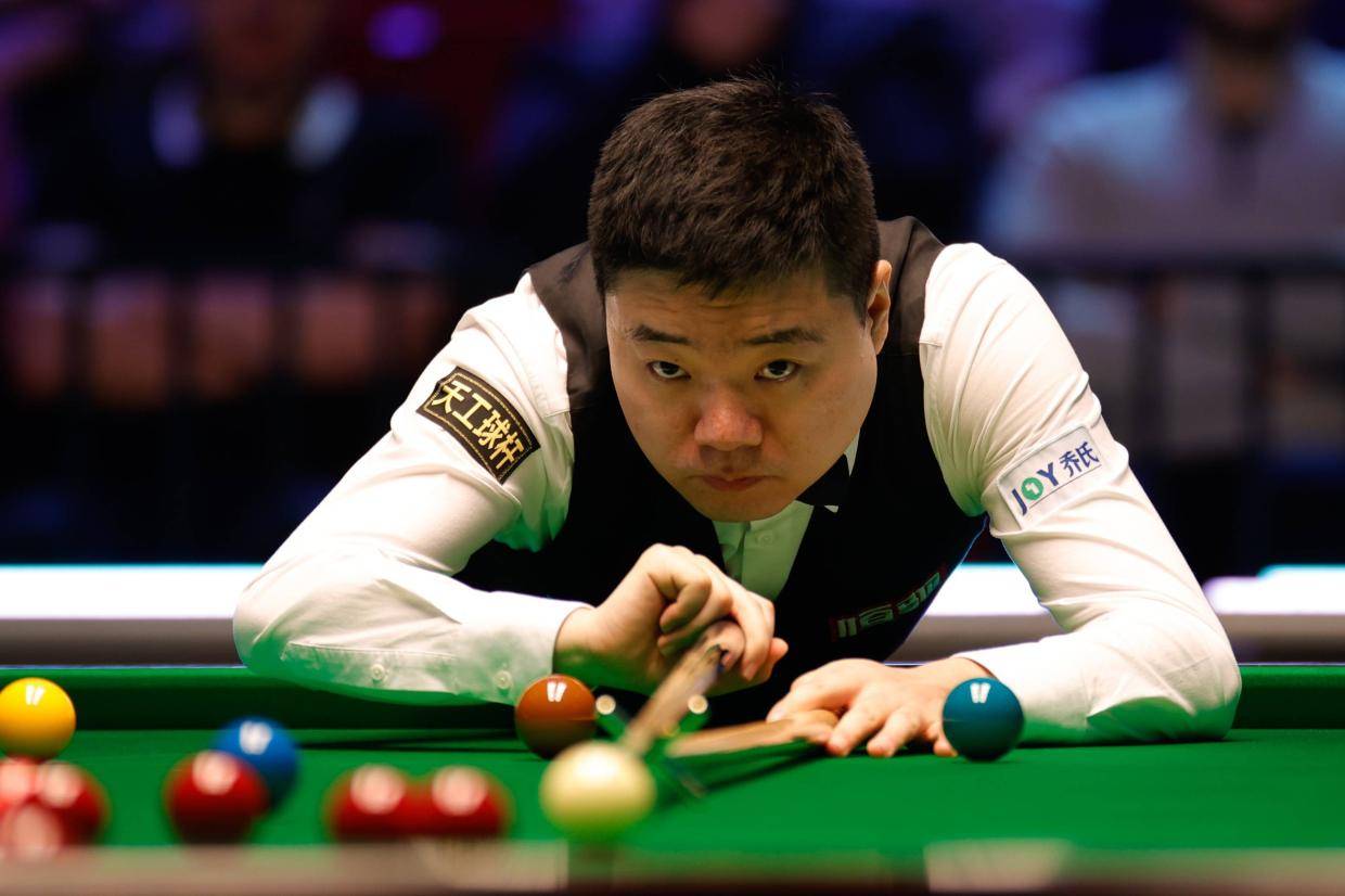 晖告负, 领先 晖告负, 领先